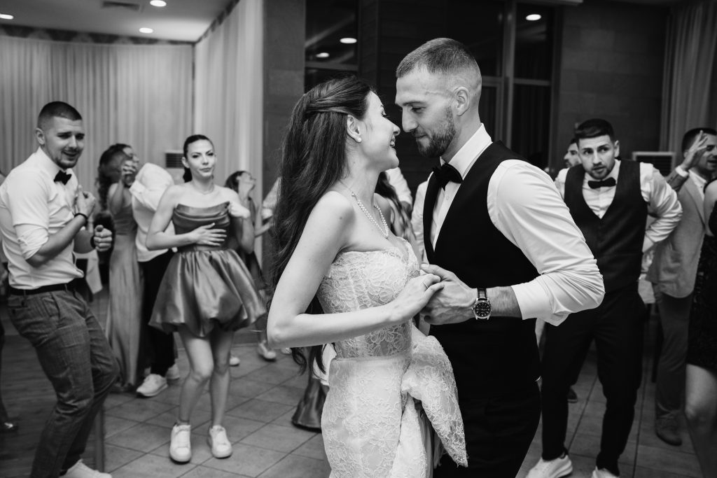 Сватбена фотосесия на младоженци