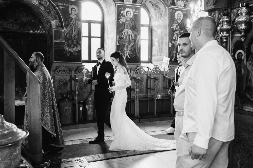 Сватбена фотосесия на младоженци